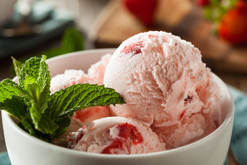 Cold Strawberry Ice Cream