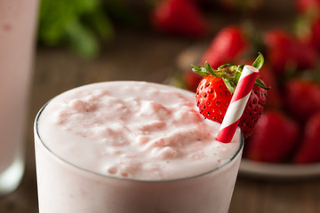 Refreshing Homemade Strawberry Milkshake