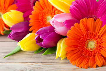 Blumen - Tulpen und Gerbera
