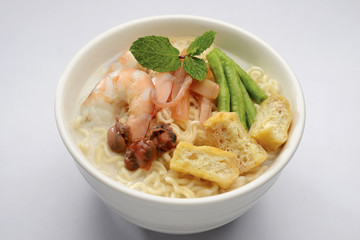 white curry noodle