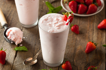 Refreshing Homemade Strawberry Milkshake