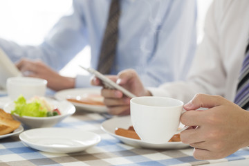 ビジネスマンの朝食