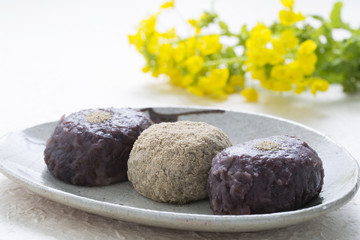 牡丹餅と菜の花