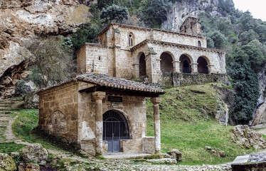church at the side of the road, Tobera, Burgos - obrazy, fototapety, plakaty