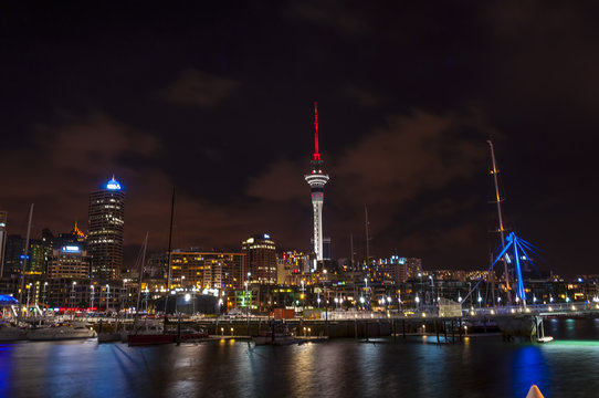 Auckland, New Zealand city at night © softfocusphoto