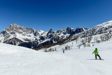 Fototapeta na wymiar Sciare in Trentino