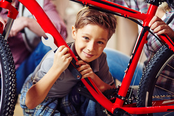 Obraz premium Boy with wrench