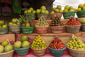 Frutas tropicales en venta.