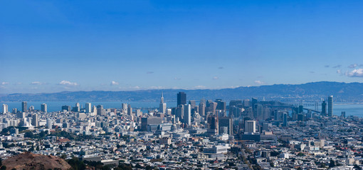 Obraz premium Panoramic view of San Francisco Downtown seen from Twin Peaks