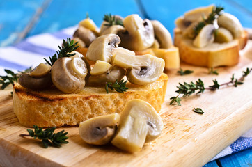 Sandwich with mushrooms
