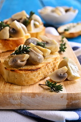 Sandwich with mushrooms