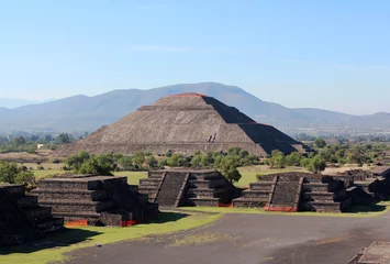  View of the Pyramid of the Sun in Teotihuacan, Mexico © k_tatsiana