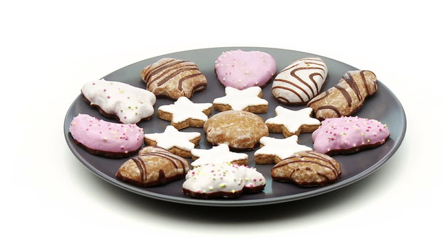 lebkuchen on plate looping