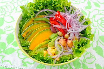 新鮮なサラダ