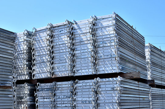 足場鳶材料：くさび緊結式足場