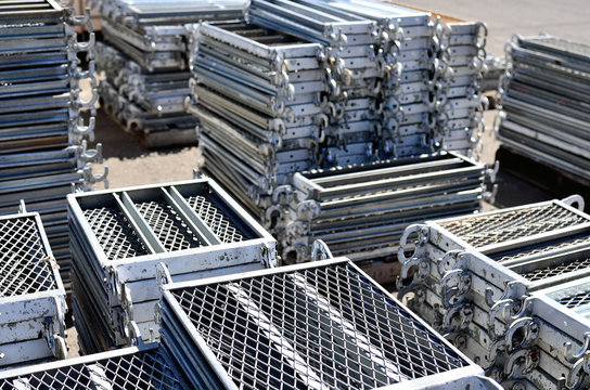 足場鳶材料：くさび緊結式足場