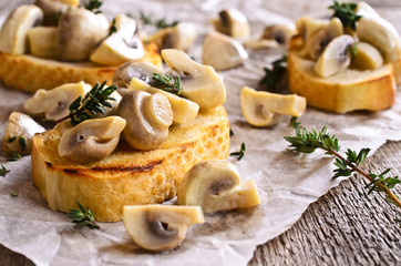 Sandwich with mushrooms