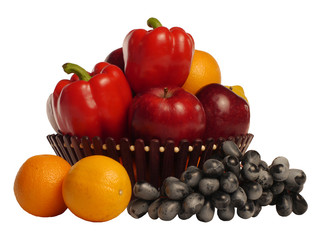 Овощи и фрукты в корзине