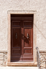 Fototapeta na wymiar Tür Eingang in Italien