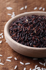 jasmine rice in a wooden bowl