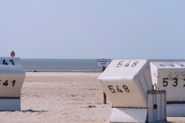 Naklejka premium Strandkorb am Strand von Sankt Peter-Ording