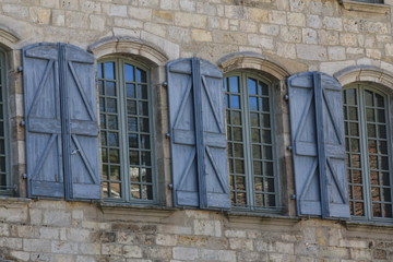 Fototapeta na wymiar fenêtre à Caylus