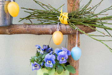 Osterdekoration mit Ostereier