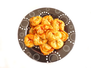 Tortellonis in Tomatensauce