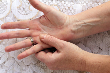 Schmerzende Hände und Finger