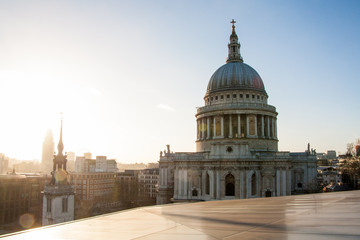 Fototapeta na wymiar St Pauls Cathedral from above