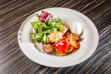 salmon with vegetables