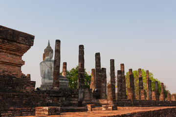 Fototapeta premium White Buda statue