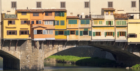 Fototapeta na wymiar Firenze,Ponte Vecchio e fiume Arno.