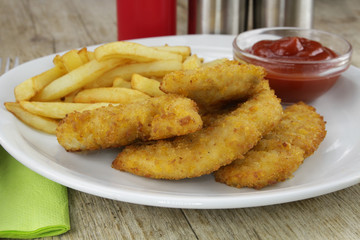 beignets de poulet panées et frites