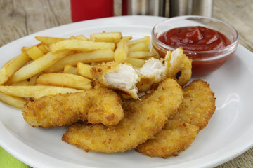 beignets de poulet panées et frites
