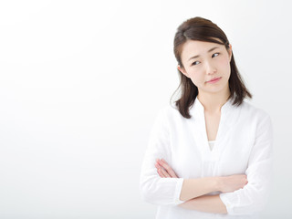 考える女性
