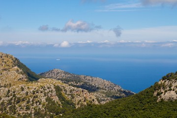 Fototapeta na wymiar Blick von Berg auf Mittelmeerküste