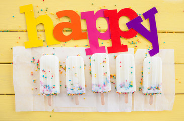 Hausgemachtes Eis am Stiel