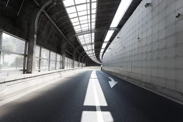 Fotobehang Tunnel Lege tunnel van moderne stad