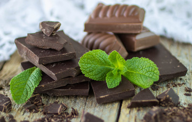 Pieces of dark and milk chocolate and mint