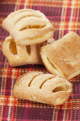 Small strudel cake with lemon