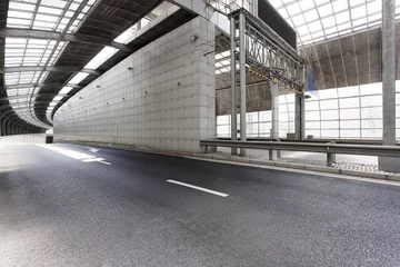 Foto op Plexiglas Tunnel Empty tunnel of modern city