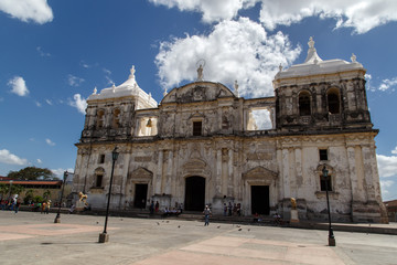 Obraz premium Cathedral on the central square of Leon, Nicaragua