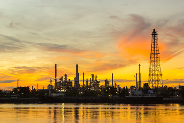 Obraz premium Oil refinery