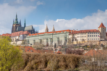 Prague - Chateau vu de la Vltava