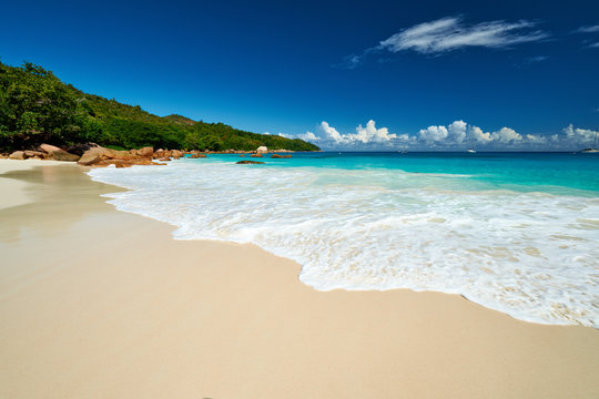 Beautiful beach at Seychelles © haveseen