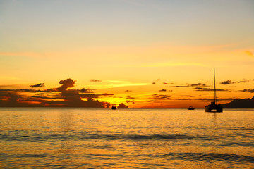 Fototapeta na wymiar Beautiful sunset at Seychelles beach