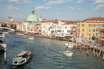 Circulation sur le grand canal