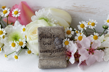 Grabschmuck