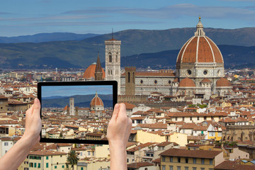 Fototapeta na wymiar Historic center of Florence in tablet (Tuscany, Italy)